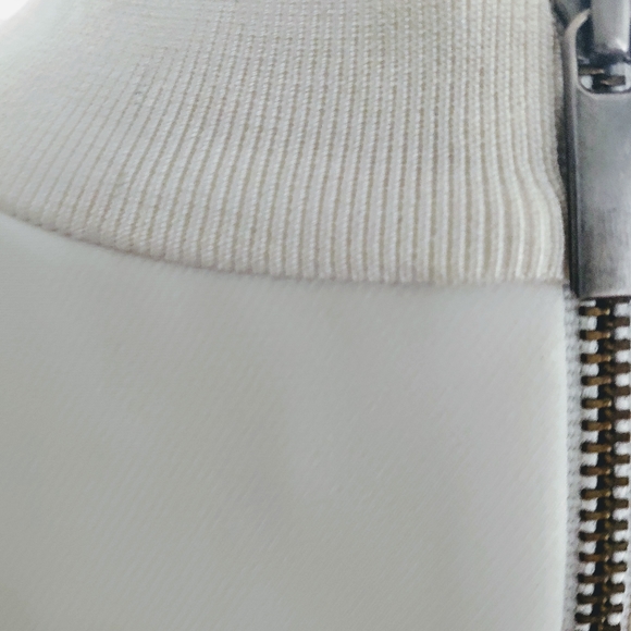 Cream asymmetrical top New size M - Picture 10 of 10